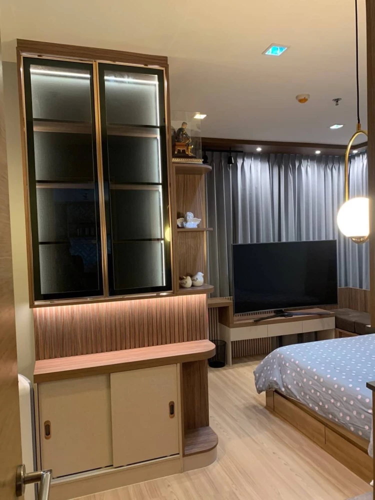 For sale, for rent, Rhythm Phahon-Ari, modern style decorated room, 22nd floor, very beautiful view, come and reserve it now.