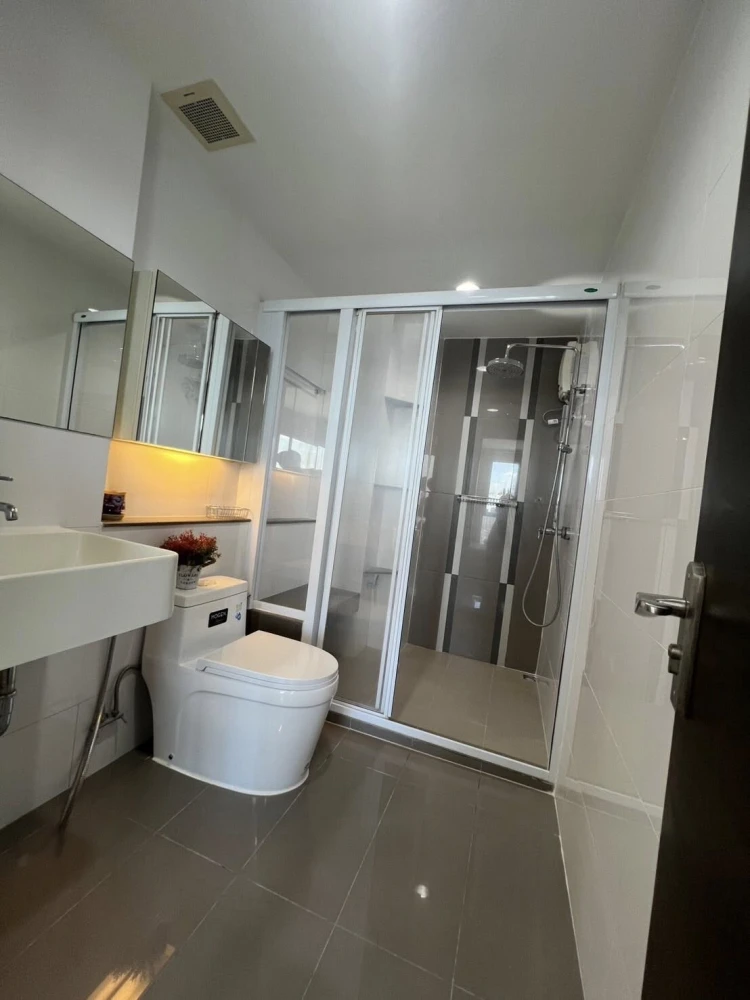 For sale or rent: Rhythm Ratchada, 20th floor, nice room, fully furnished, reserve now, hurry!