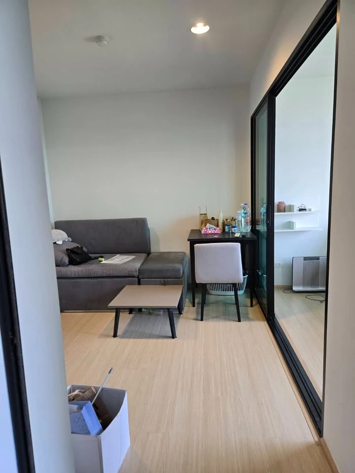 For sale, for rent Rise Rama 9, Building C, 7th floor, expressway view, fully furnished! Move in now, don't wait.