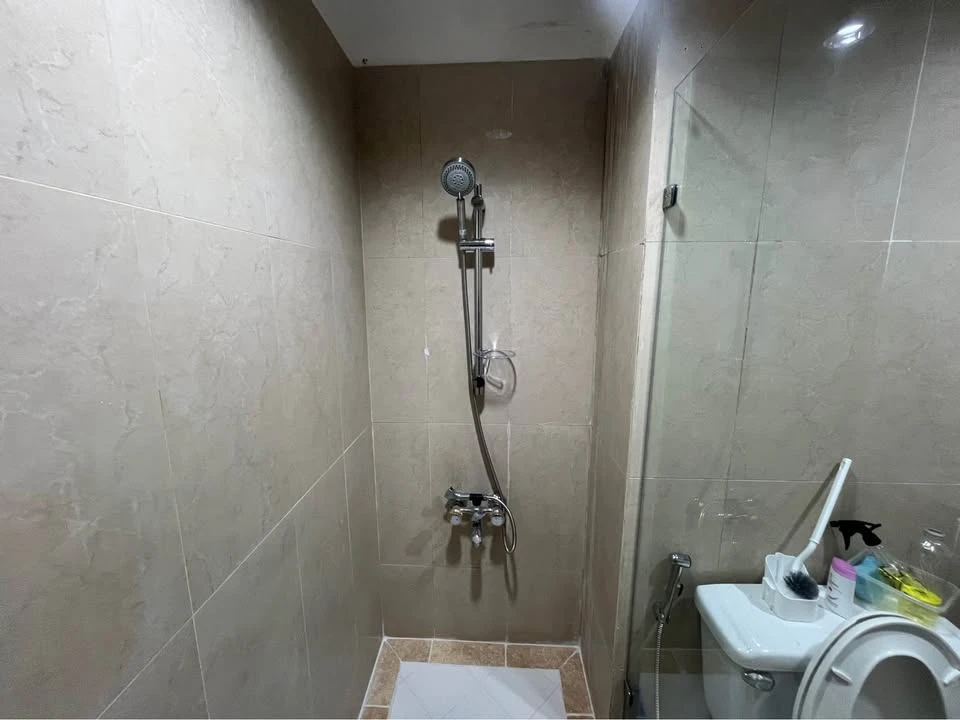 For sale or rent: River Heaven, Daisy building, very large unit with Bangkok Bridge view. Book now before it's too late!