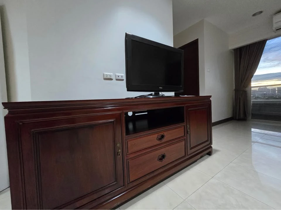 For sale, for rent River Heaven, spacious room, lots of usable space, comes with complete facilities, beautiful view, book now