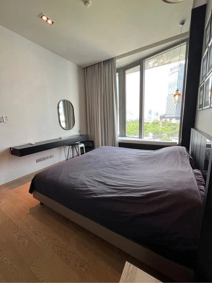 For sale or rent: Saladaeng One, a luxurious condo with Lumpini Park views, beautifully decorated and ready to move in. Book now!
