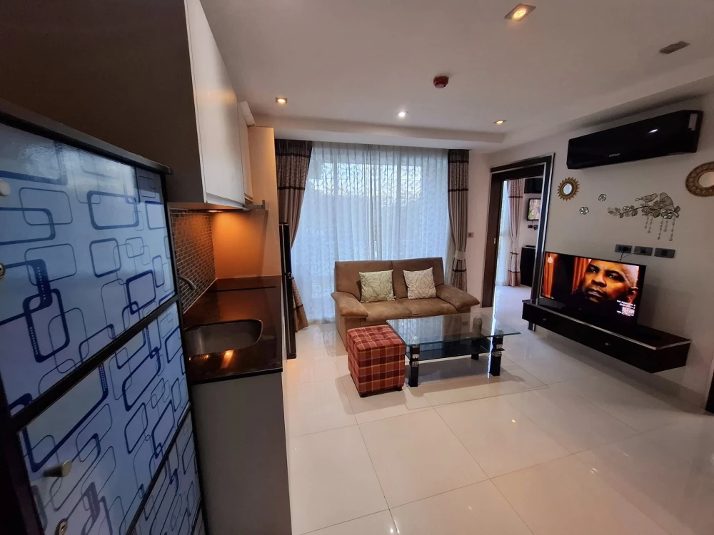 For sale or rent: Serenity Wongamat, spacious room with plenty of usable space, great location, stunningly decorated.Don't miss out on this great deal