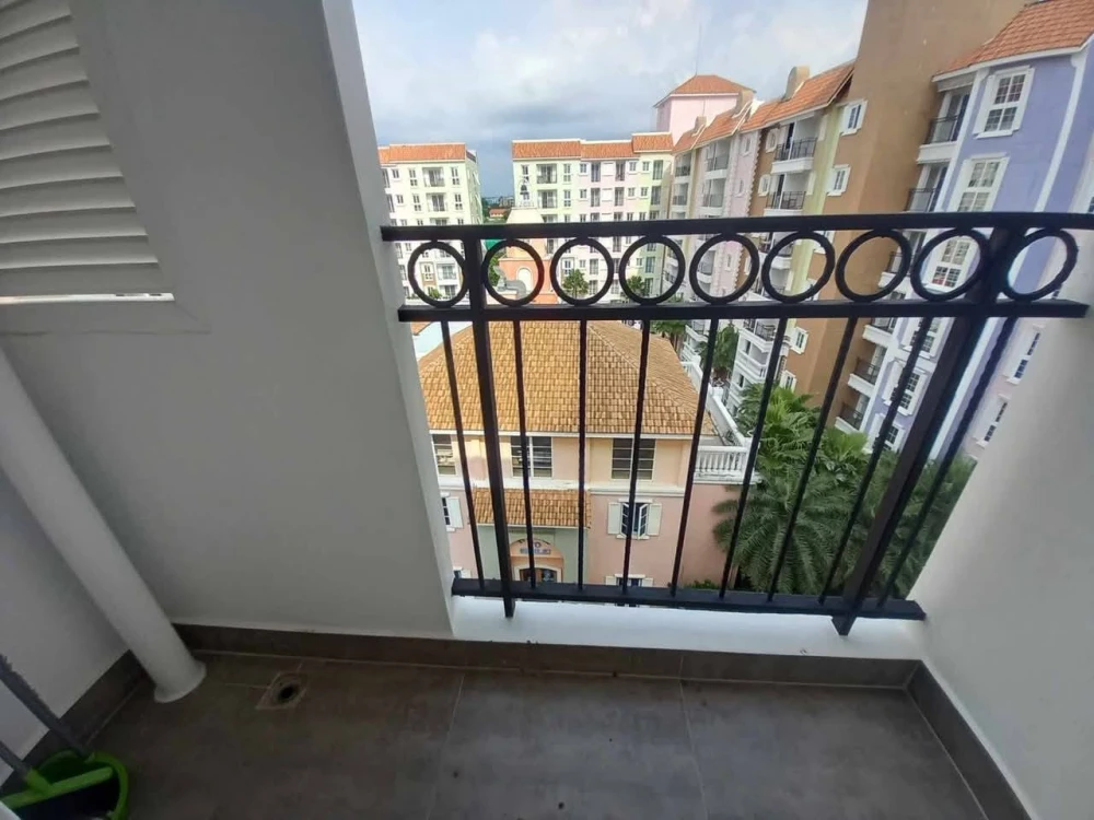 For sale or rent: Seven Seas Cote d'Azur studio apartment. Fully furnished, move-in ready.