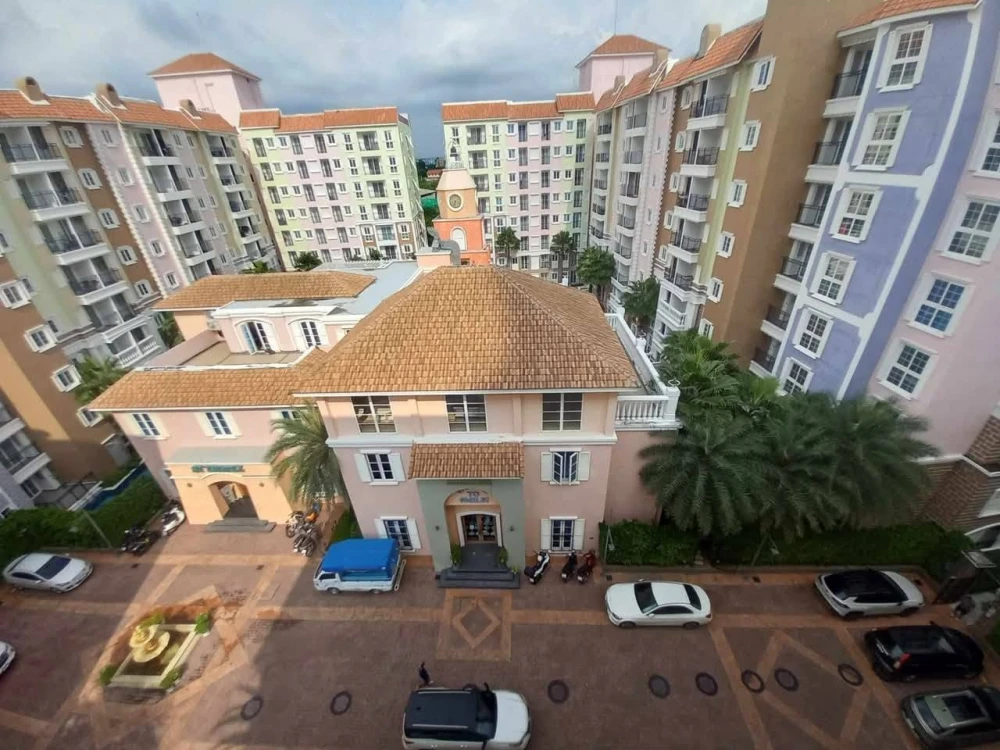 For sale or rent: Seven Seas Cote d'Azur studio apartment. Fully furnished, move-in ready.
