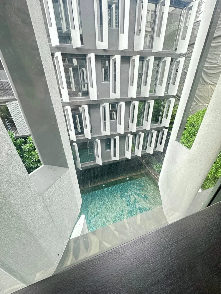 For sale or rent: Siamese Gioia, 2 bedrooms, 2 bathrooms, plenty of living space, great pool view, ready to move in, don't delay!