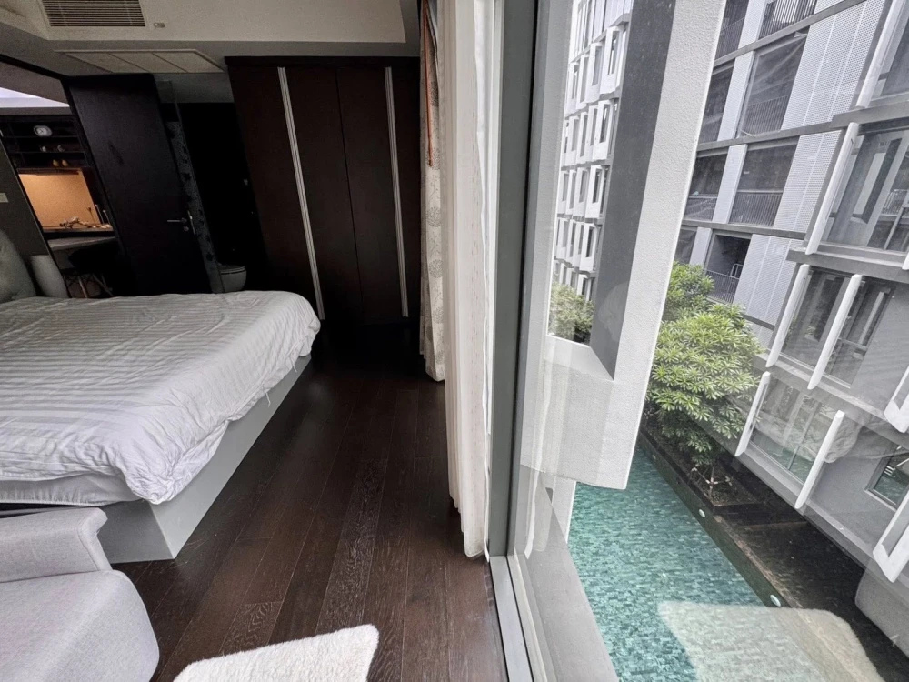 For sale or rent: Siamese Gioia, 2 bedrooms, 2 bathrooms, plenty of living space, great pool view, ready to move in, don't delay!