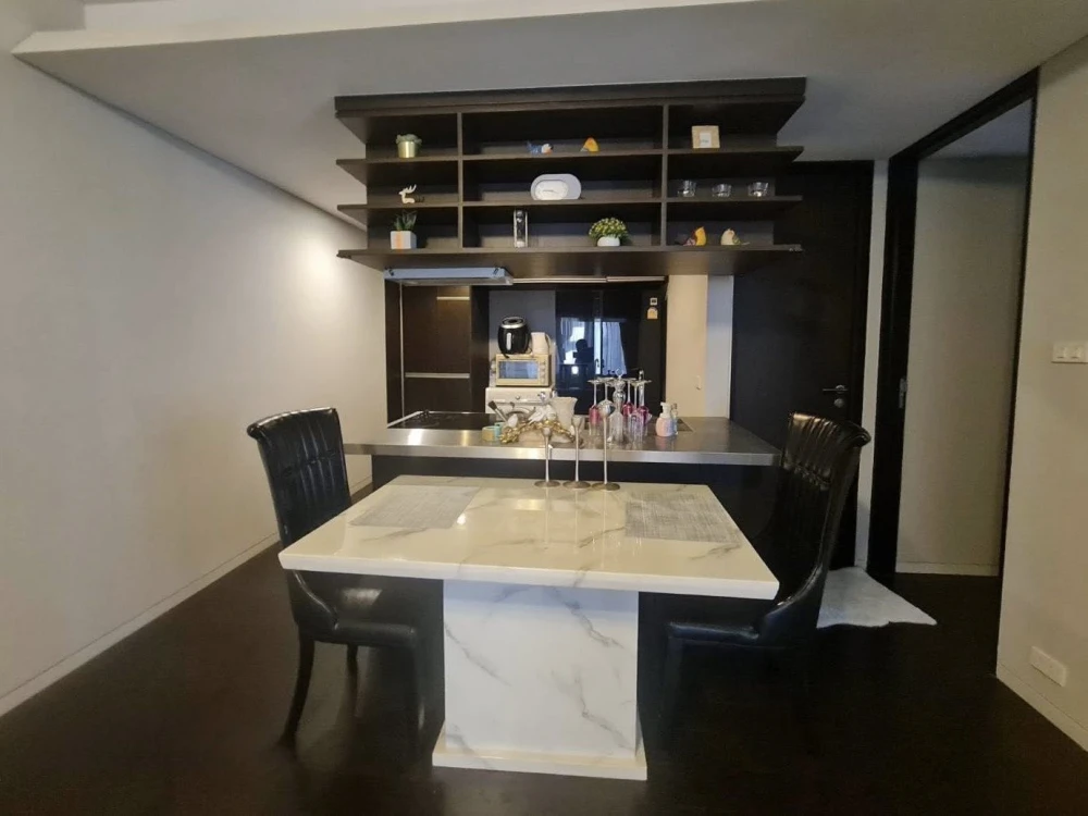 For sale or rent: Siamese Gioia, 2 bedrooms, 2 bathrooms, plenty of living space, great pool view, ready to move in, don't delay!