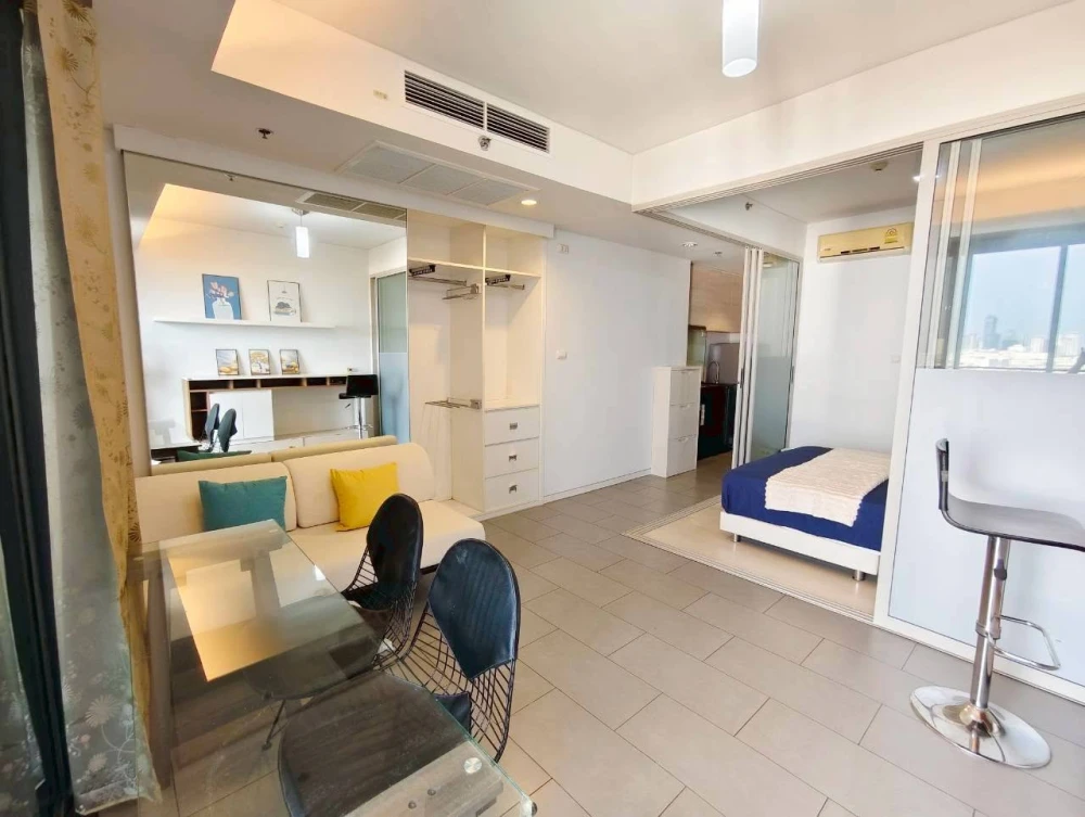 For sale or rent: Siamese Ratchakru, 1 bedroom, 1 bathroom, fully furnished, with unobstructed and airy views. Book now!