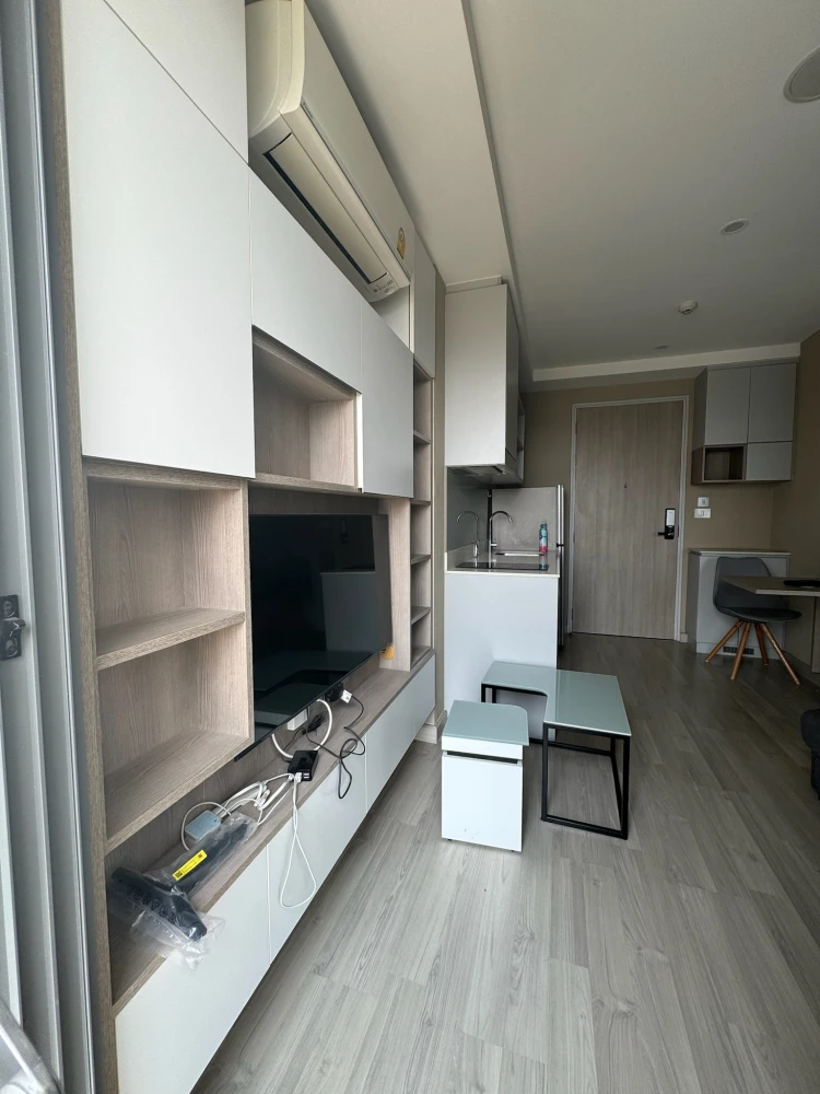 For sale or rent: Sign Sukhumvit 50. A lovely unit with complete furniture and appliances. Just bring your belongings and move in! You won't want to m