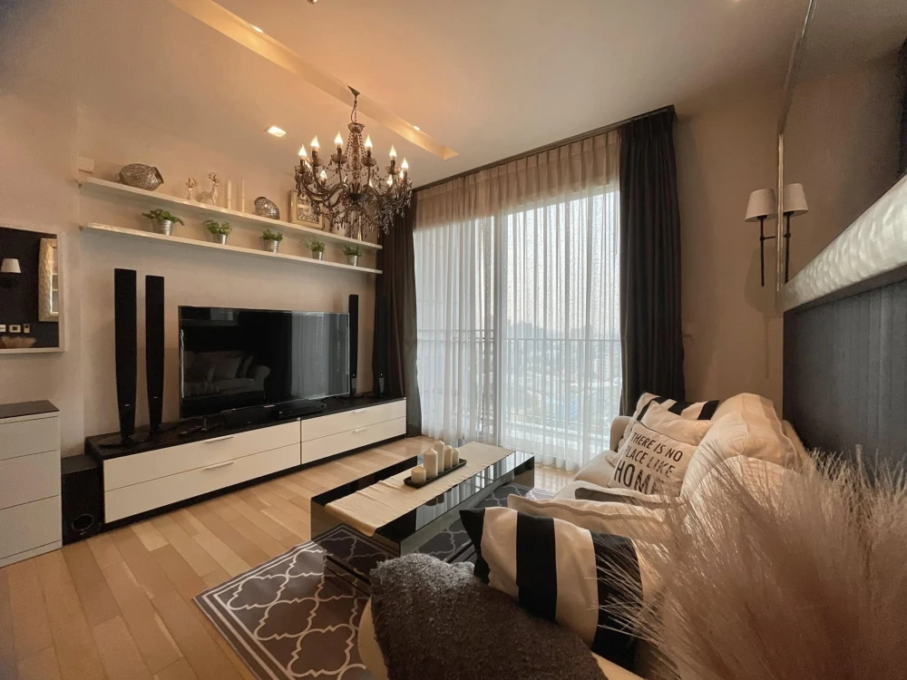 For sale, for rent Siri @ Sukhumvit, beautifully decorated room, lots of usable space, overlooking the swimming pool, hurry and book now!