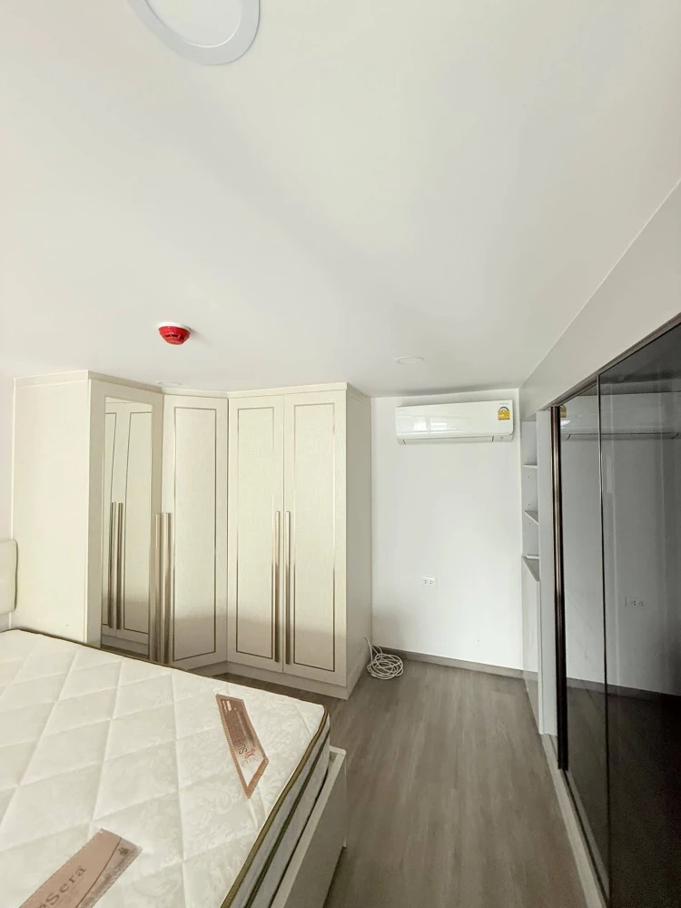 For sale: So Origin Kaset Interchange, 2-storey duplex condo, fully furnished, ready to move in, built-in furniture, complete electrical appliances, u