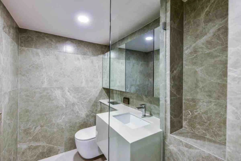 For sale or rent: SOHO Bangkok Ratchada, North-facing unit, prime location, high-quality built-in furniture, fully furnished. Book now!