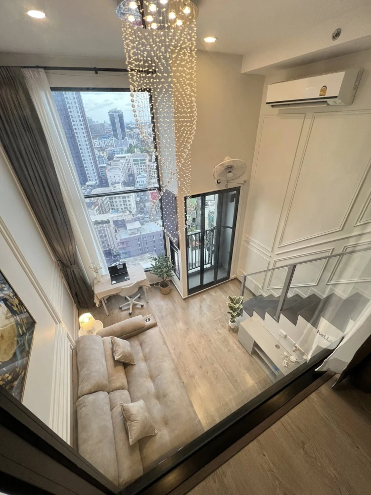 For sale or rent: SOHO Bangkok Ratchada, North-facing unit, prime location, high-quality built-in furniture, fully furnished. Book now!