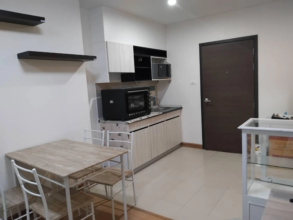For sale or rent: Supalai City Resort Chaengwatthana. Spacious room, lots of usable space, good location, convenient transportation. Reserve now!
