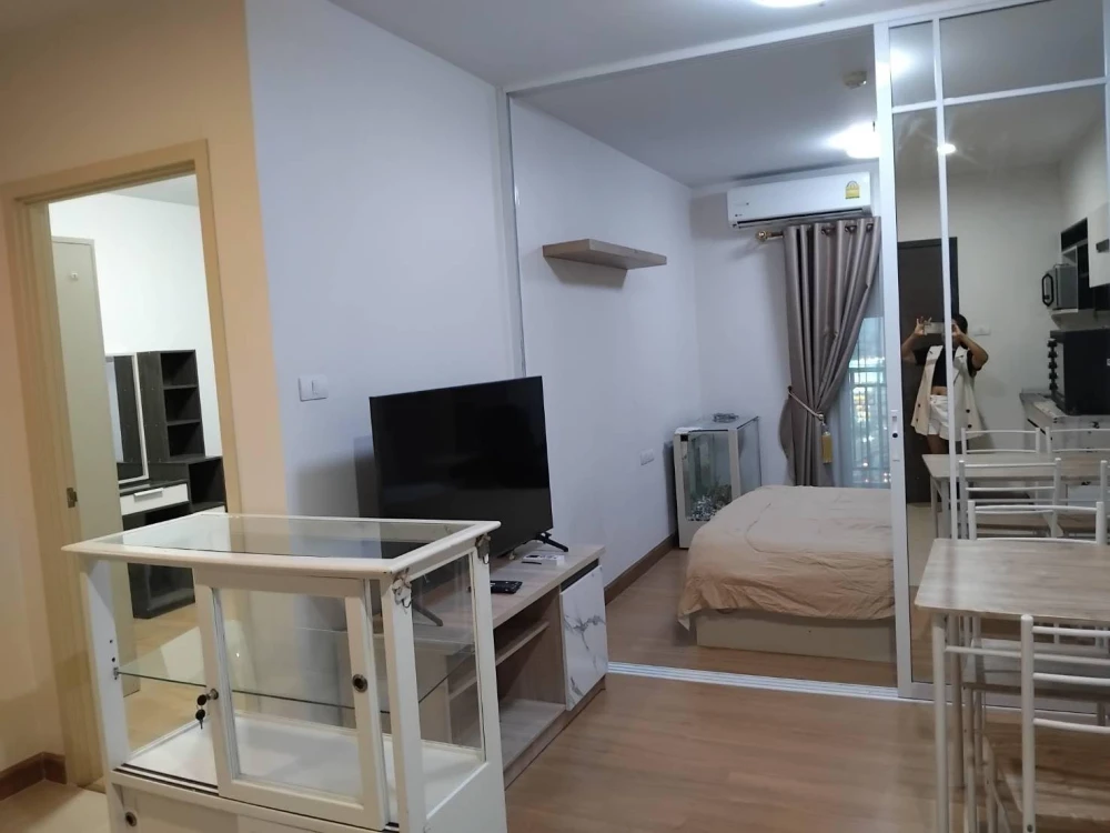 For sale or rent: Supalai City Resort Chaengwatthana. Spacious room, lots of usable space, good location, convenient transportation. Reserve now!