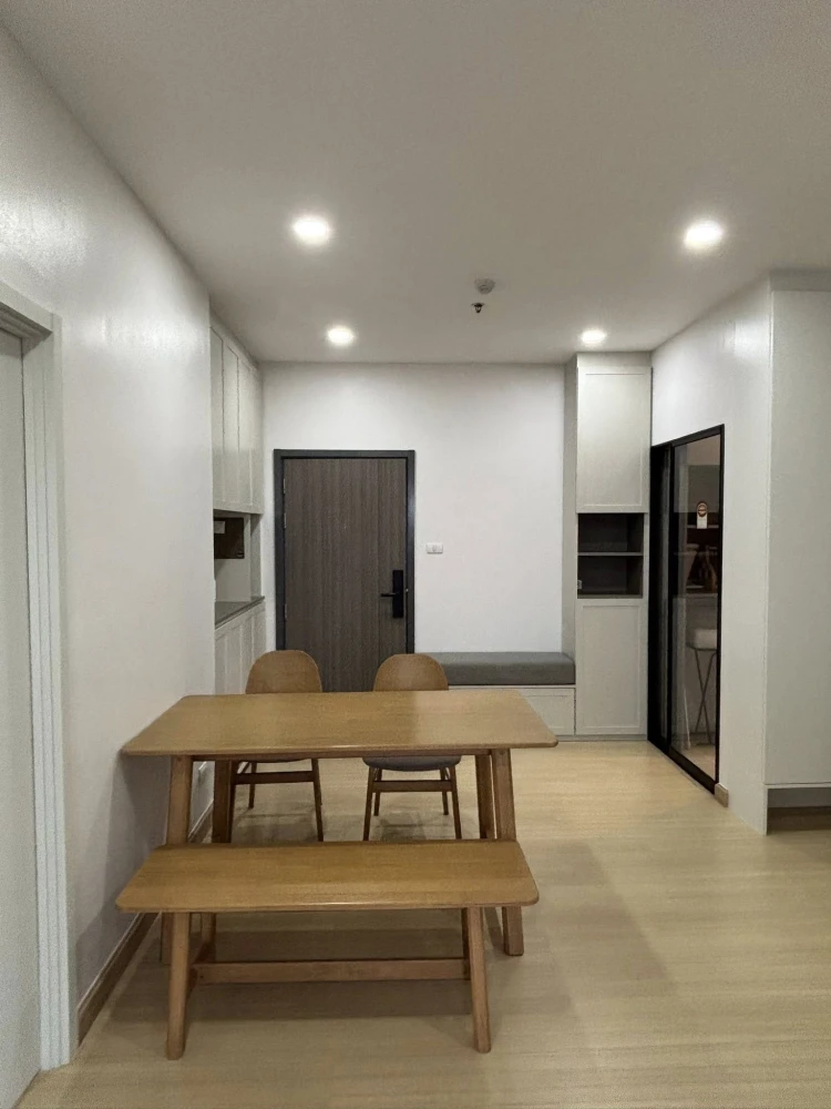 For sale or rent: Supalai Loft Prajadhipok-Wongwian Yai. Spacious room with plenty of usable space. Good location. Reserve now!