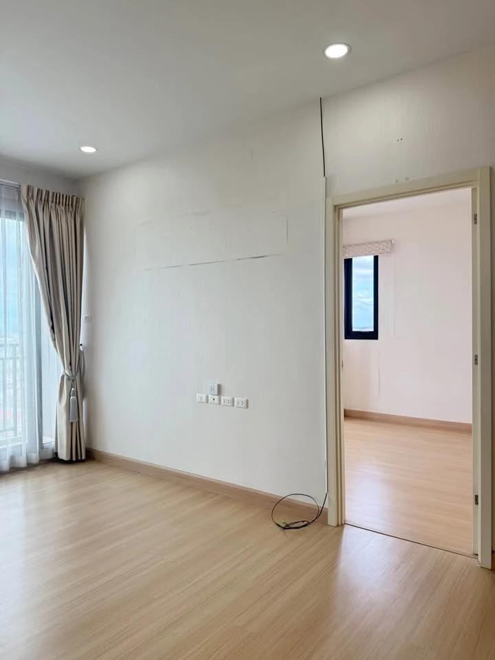 For sale, for rent Supalai Loft Yaek Fai Chai Station, spacious room, lots of usable space, those who like to decorate rooms should not miss it, good