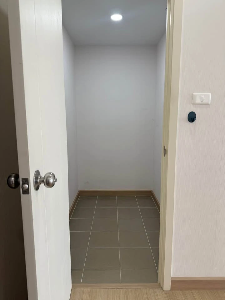 For sale, for rent Supalai Loft Yaek Fai Chai Station, spacious room, lots of usable space, those who like to decorate rooms should not miss it, good