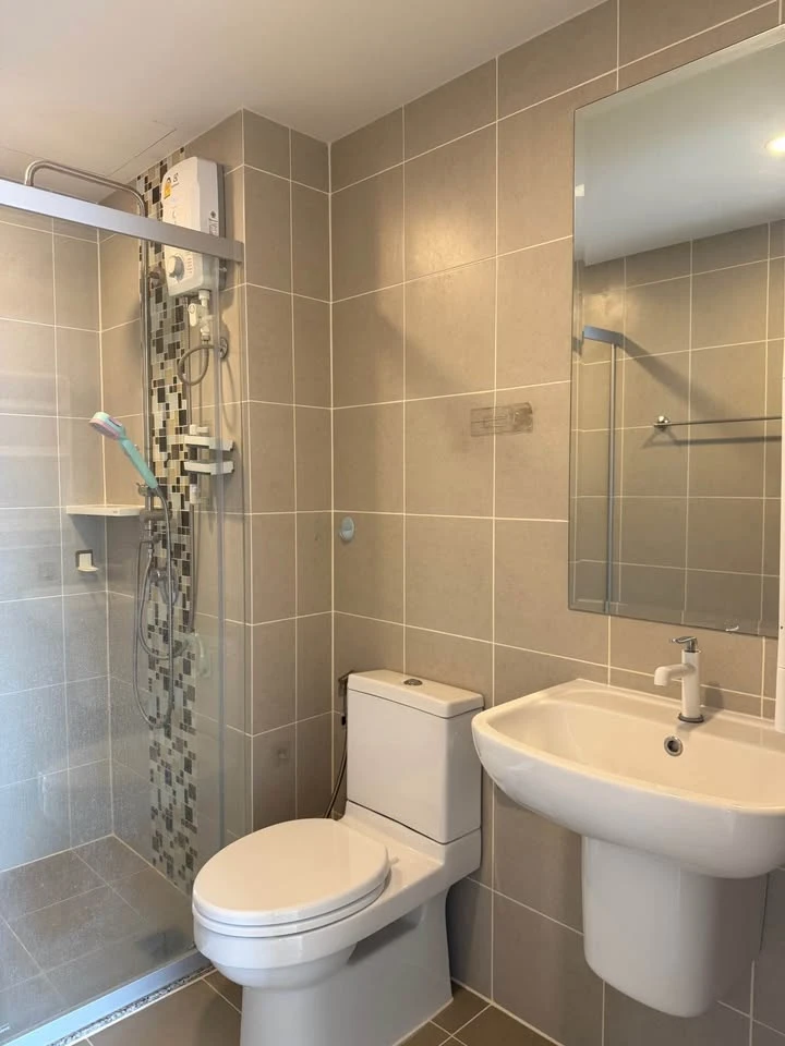 For sale, for rent Supalai Loft Yaek Fai Chai Station, spacious room, lots of usable space, those who like to decorate rooms should not miss it, good
