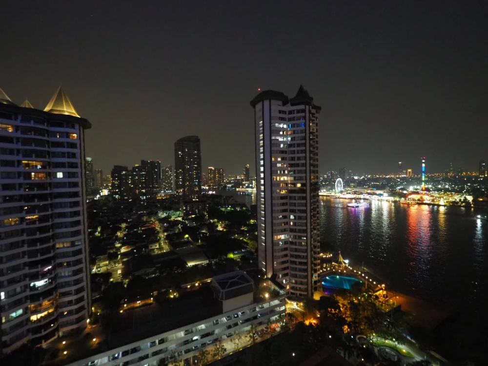 For sale or rent: Supalai River Resort, 1 bedroom, spacious living area, prime location, stunning Chao Phraya River views. Book now!