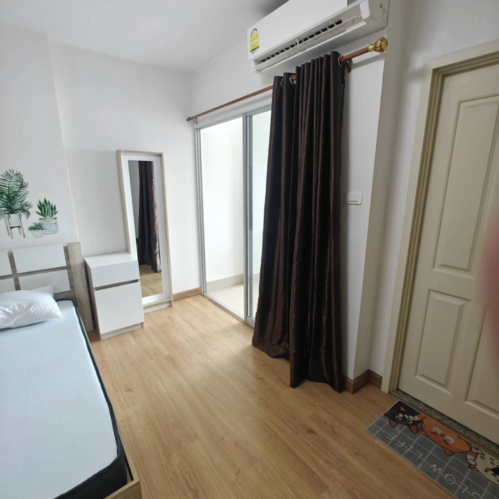Supalai Vista for sale, Tiwanon Intersection, fully decorated room. Whether you want to buy it as an investment or rent it out, it's worth it. Hurry a