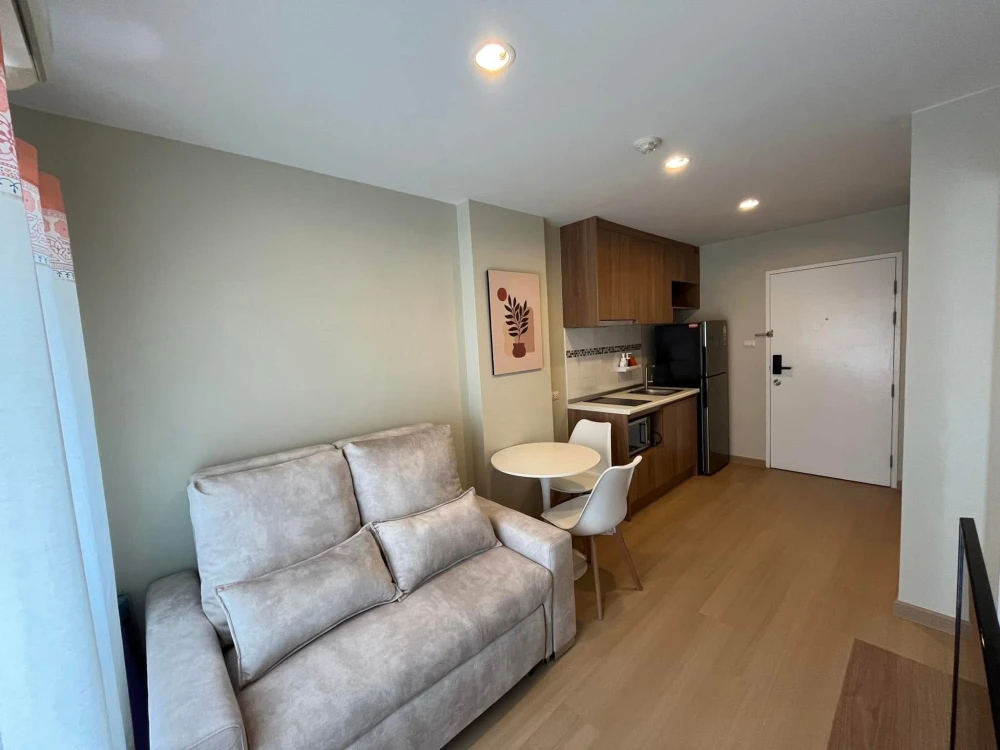 For sale or rent: T-Plus Condominium Ammatanakorn. Fully furnished and ready to move in. Book now!