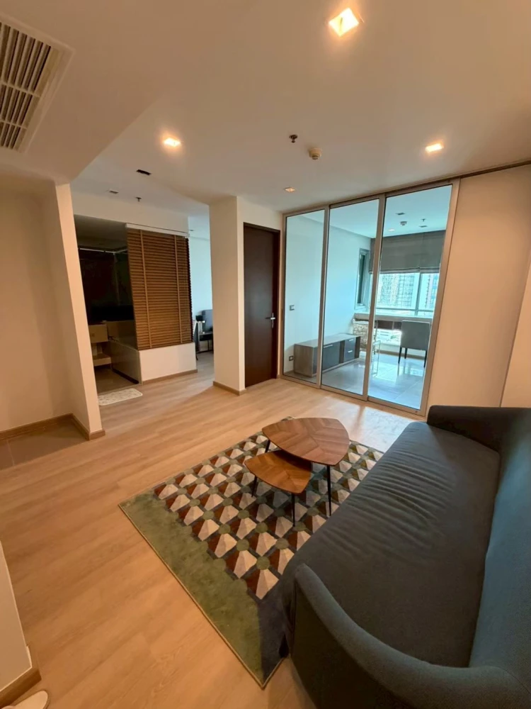For sale or rent: The Address Asoke. Spacious unit with plenty of usable space, extremely comfortable and convenient to live in.