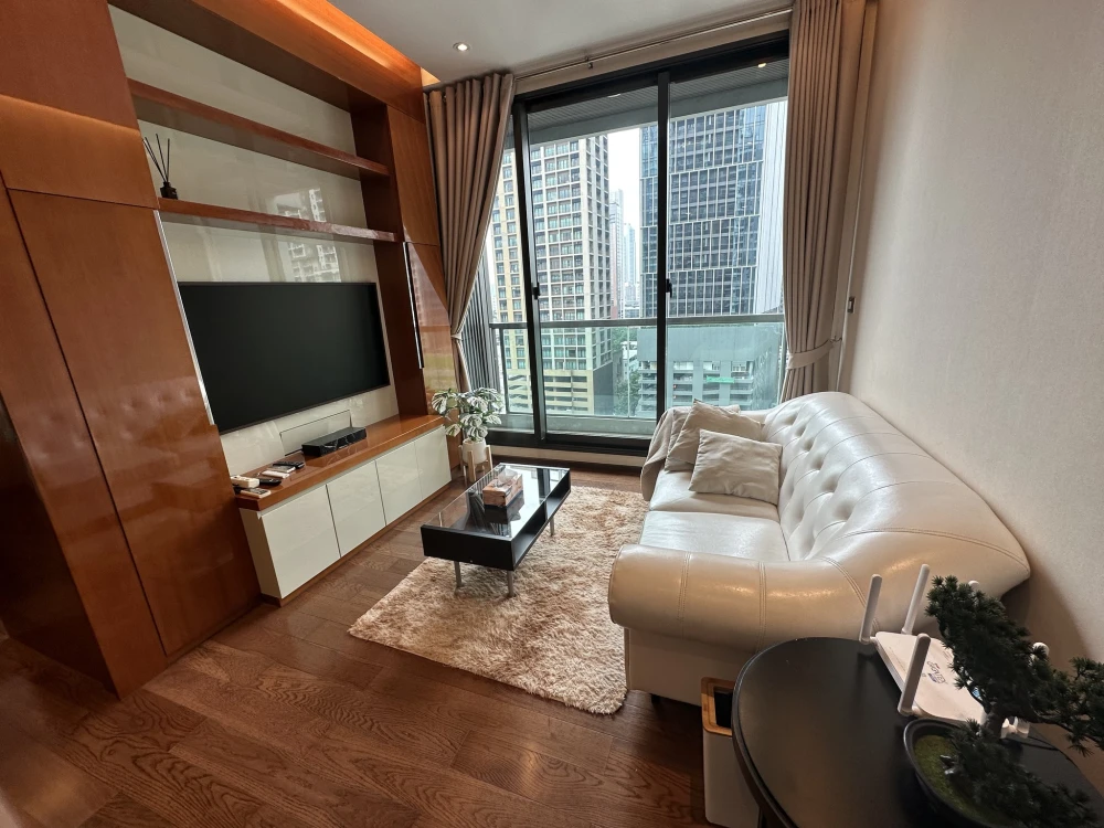 For sale or rent: The Address Sukhumvit 28, spacious room, comfortable living, comes with complete decorations, reserve now.
