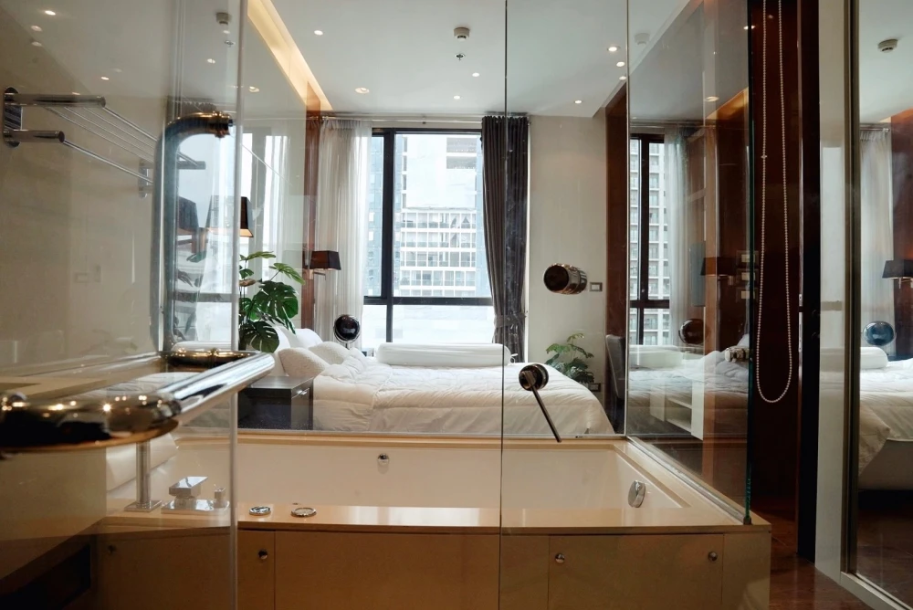 For sale or rent: The Address Sukhumvit 28, spacious room, comfortable living, comes with complete decorations, reserve now.