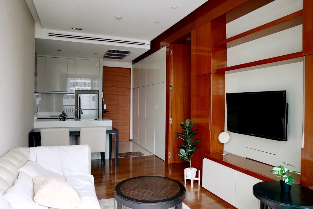 For sale or rent: The Address Sukhumvit 28, spacious room, comfortable living, comes with complete decorations, reserve now.