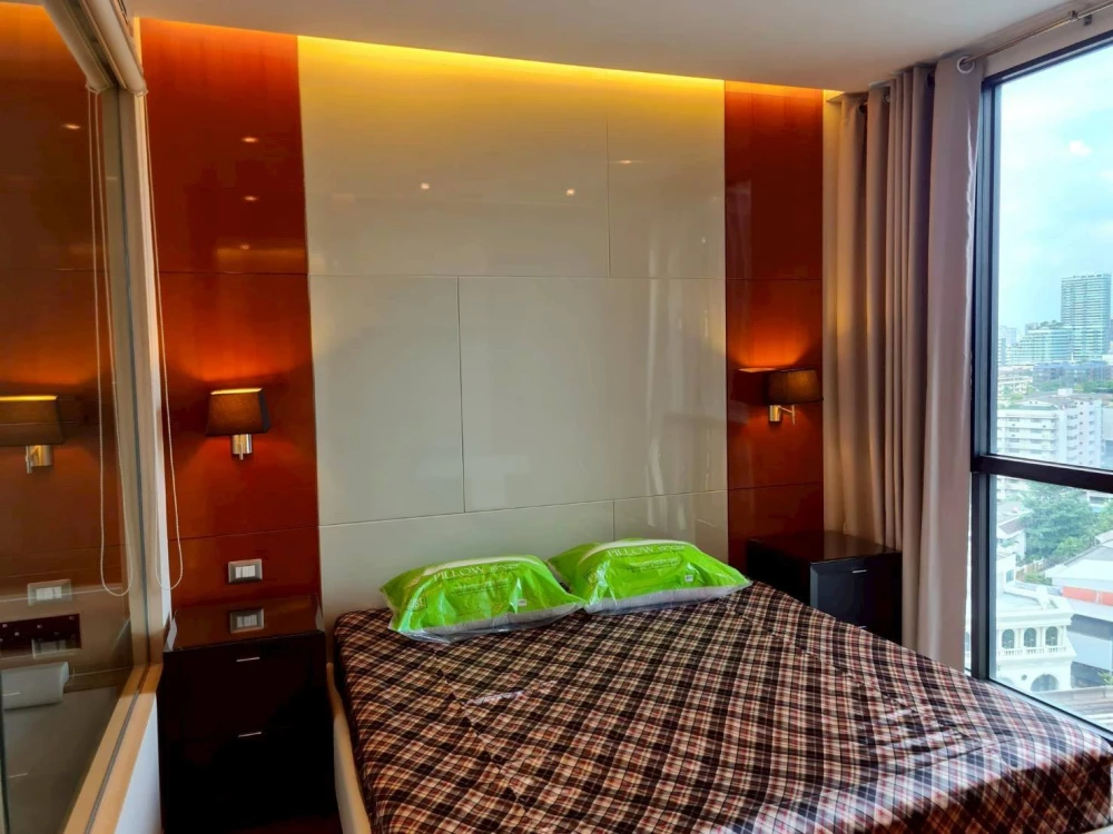 For sale or rent: The Address Sukhumvit 28, beautifully decorated unit on the 14th floor with great views. Fully furnished with appliances. Move in so images
