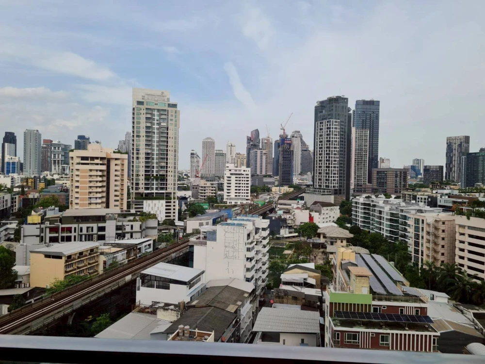 For sale or rent: The Address Sukhumvit 28, beautifully decorated unit on the 14th floor with great views. Fully furnished with appliances. Move in so