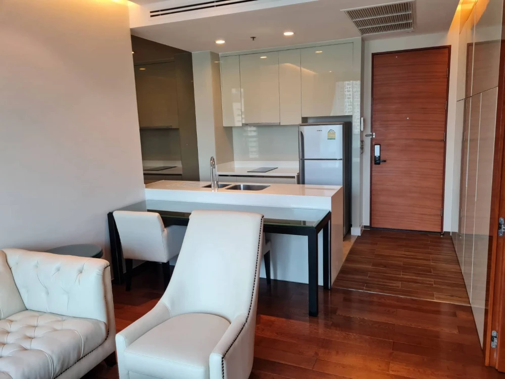 For sale or rent: The Address Sukhumvit 28, beautifully decorated unit on the 14th floor with great views. Fully furnished with appliances. Move in so