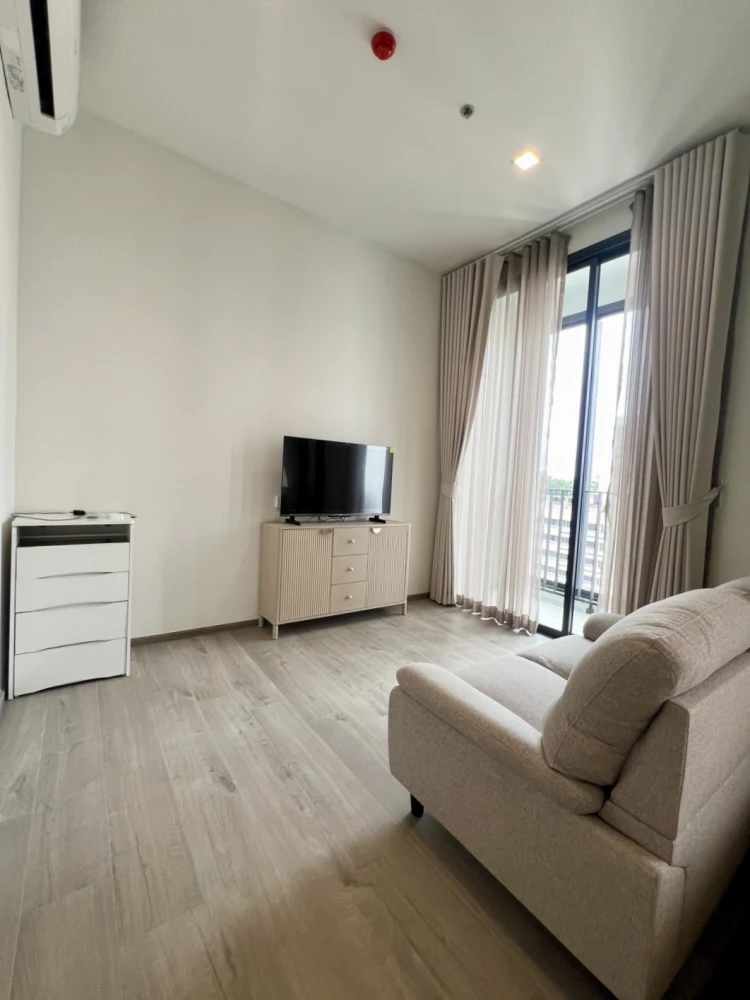 For sale or rent: The Address Siam-Ratchathewi (11th floor), fully furnished, ready to move in.