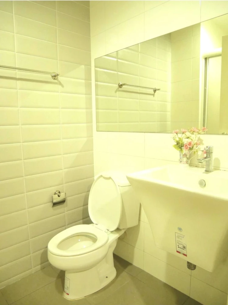 For sale or rent: The Aspire Rama 4, riverside view (Rare item!), good breeze, shady sun, open view, wallpapered throughout the room, reserve now!