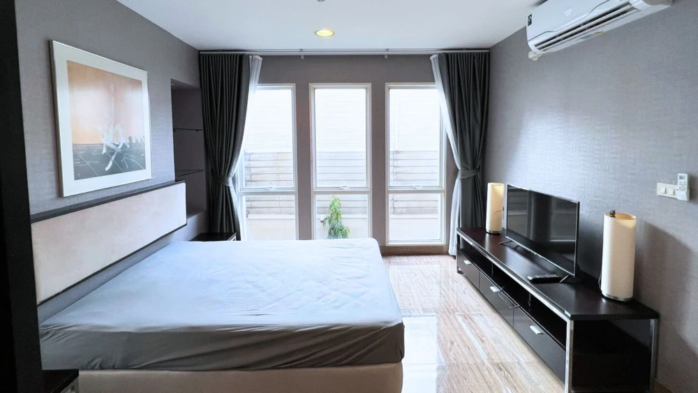 For sale, for rent: The Bangkok Narathiwas Ratchanakarint, spacious room, lots of usable space, comes with complete furniture, hurry and book now! images