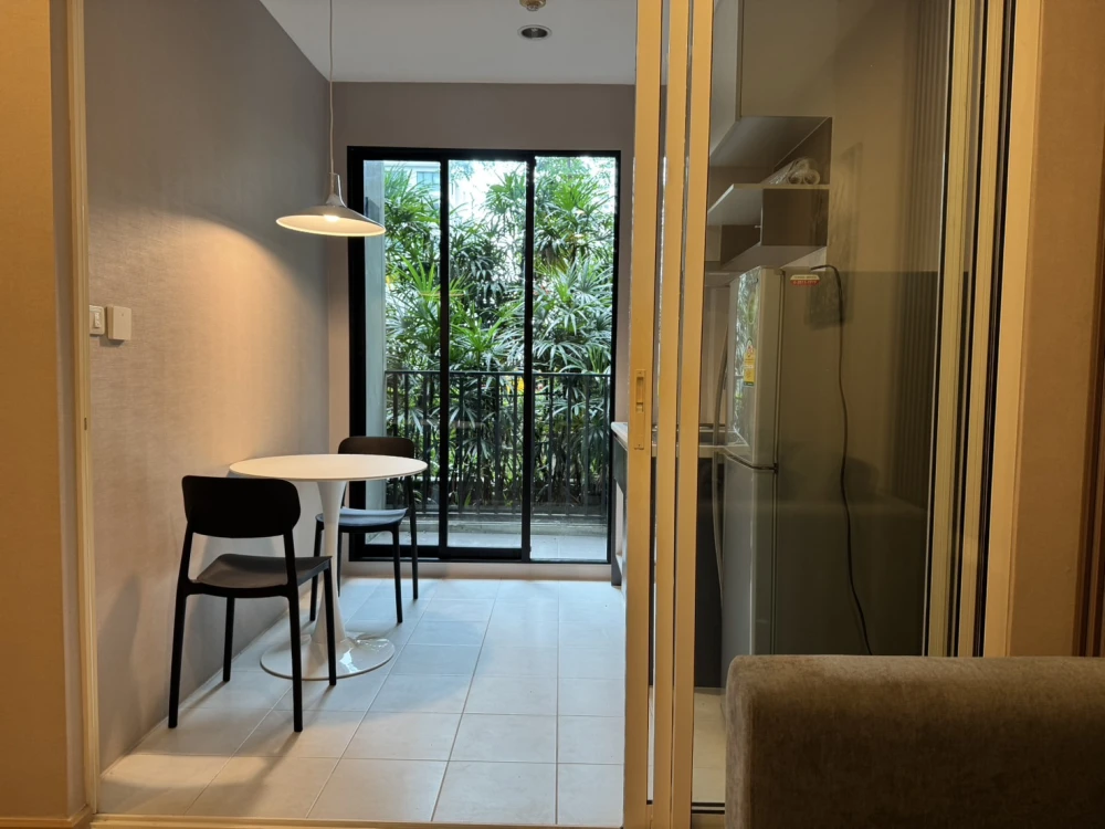 For sale, for rent, The BASE Chaengwattana, 4th floor, poolside view, interested in owning, hurry and reserve now!