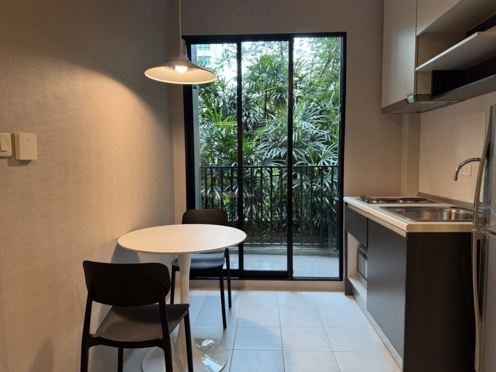 For sale, for rent, The BASE Chaengwattana, 4th floor, poolside view, interested in owning, hurry and reserve now!