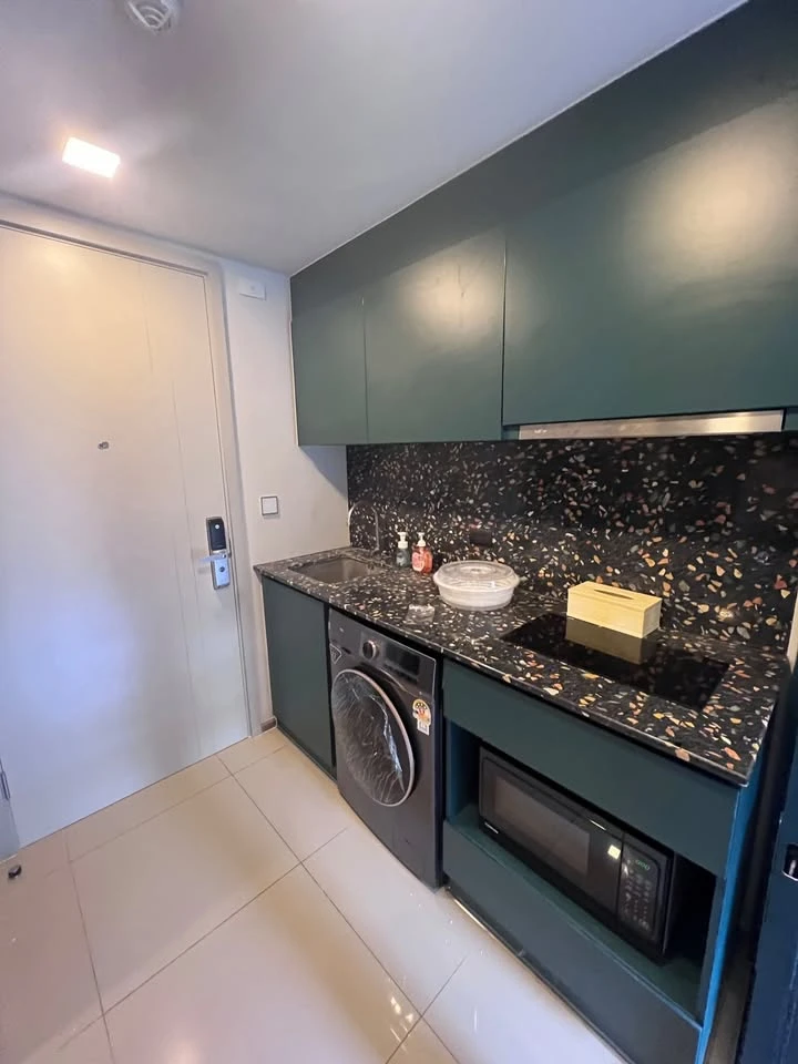 For sale, for rent, The Base Sukhumvit 50, 6th floor, beautiful room, nice to live in, fully furnished, if interested in owning, hurry and reserve now