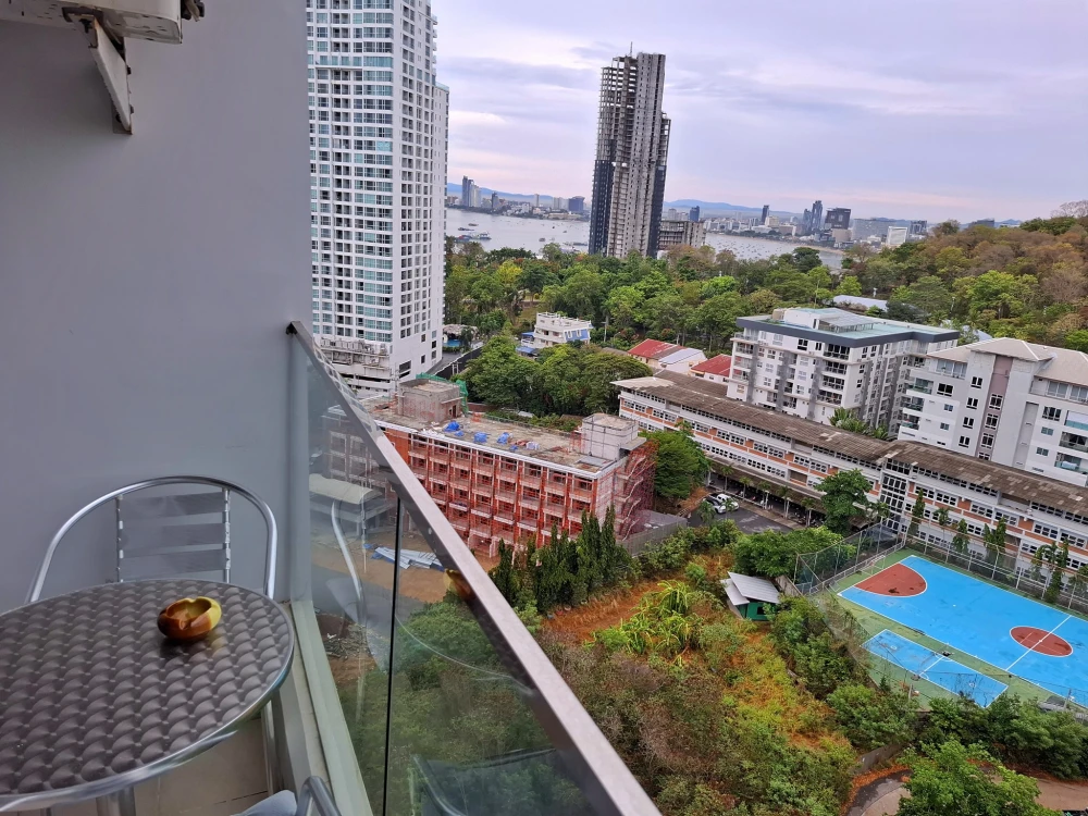 For sale or rent: The Cliff (South Pattaya) on Pratumnak Hill, Pattaya. Fully furnished room with beautiful sea view. Reserve now!