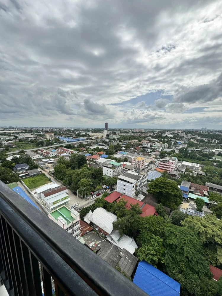 For rent or sale, The Crystal bliss, Rattanathibet, 18th floor, comfortable outside view, partitioned room, ready to move in. Hurry and move in now.