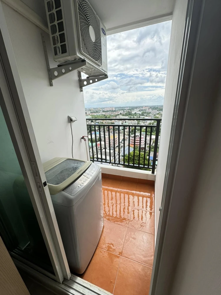 For rent or sale, The Crystal bliss, Rattanathibet, 18th floor, comfortable outside view, partitioned room, ready to move in. Hurry and move in now.