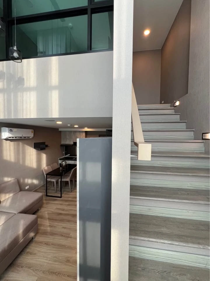 For sale, for rent: The Cube Loft Nuanchan, beautifully decorated loft-style room, high ceiling, airy, good location, book now.