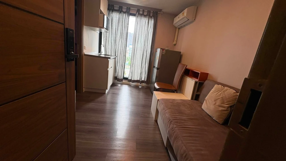 For sale or rent: The Cube Loft Srinakarin-Theparak, 7th floor unit, fully furnished with appliances. Book now!