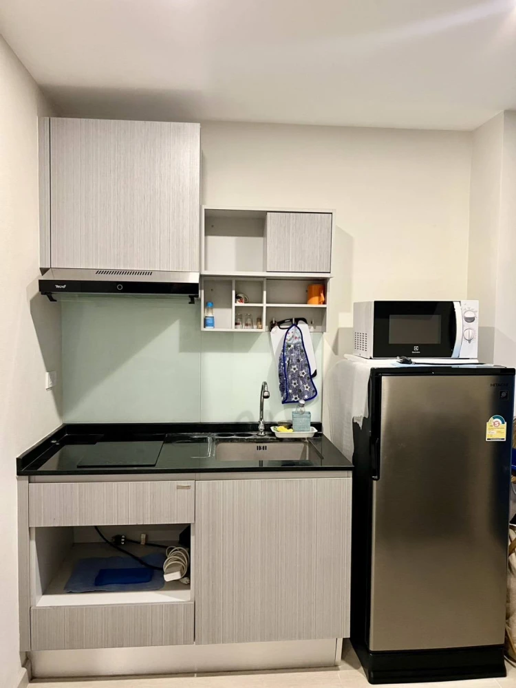 For sale or rent: The Cube Premium Ratchada 32, 8th floor, corner unit, fully furnished, ready to move in. Book now!