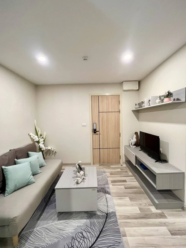For sale or rent: The Cube Premium Ratchada 32, 8th floor, corner unit, fully furnished, ready to move in. Book now!