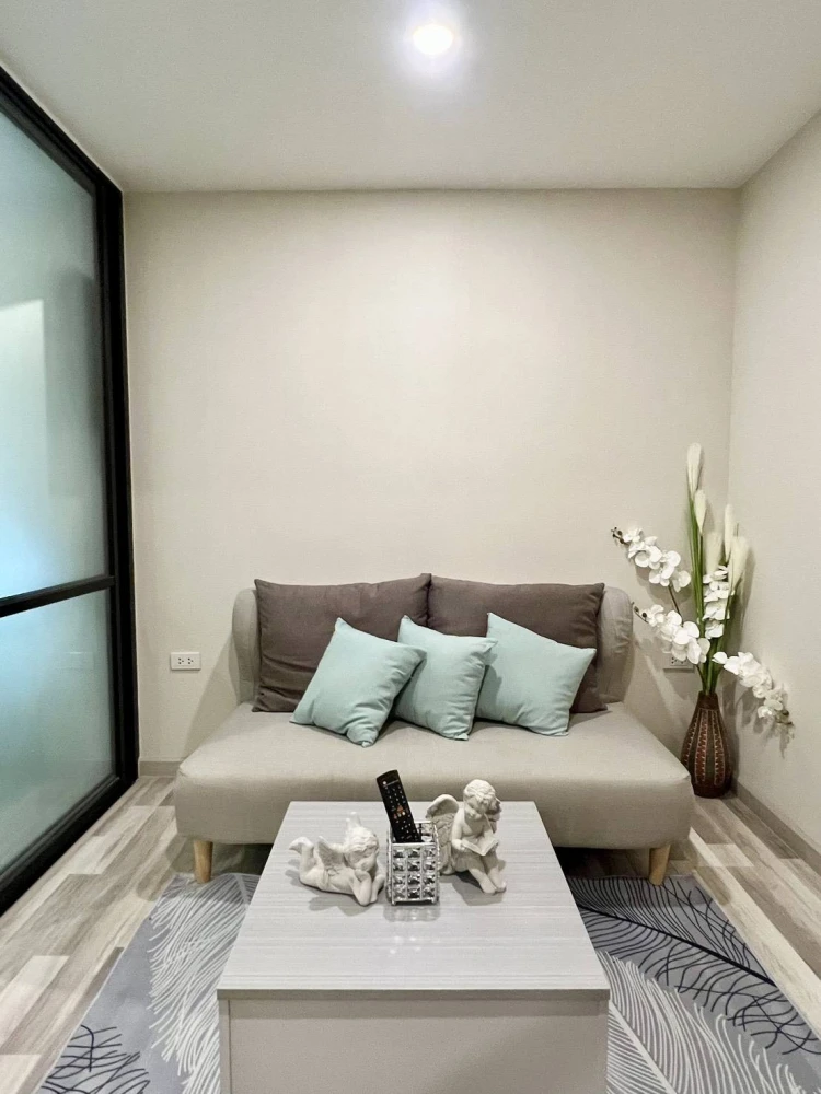 For sale or rent: The Cube Premium Ratchada 32, 8th floor, corner unit, fully furnished, ready to move in. Book now!