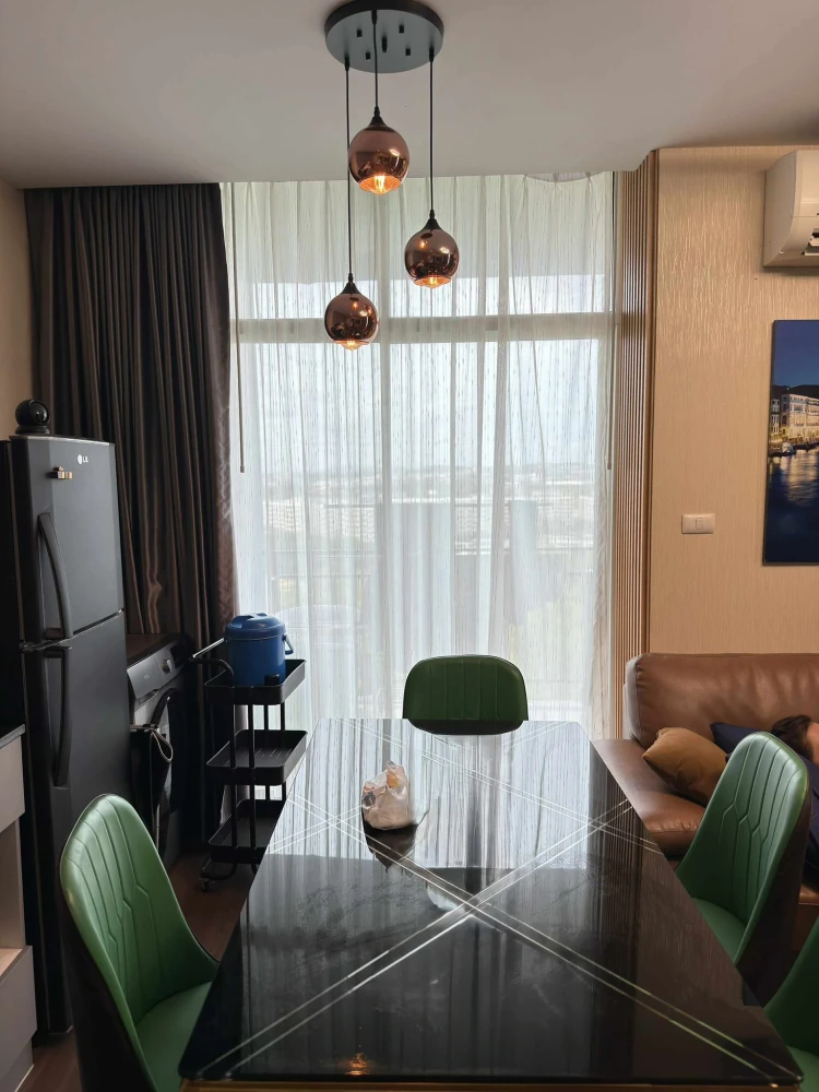 For sale, for rent The Grand Jomtien, spacious room, lots of usable space, built-in wall, great location, hurry and book now!