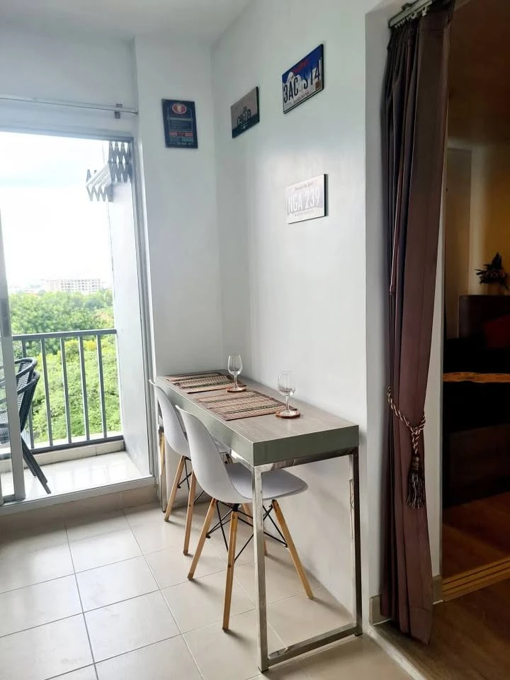 For sale or rent at The Grass Pattaya. Nice room, fully furnished, beautiful sea view. Move in with just your luggage!